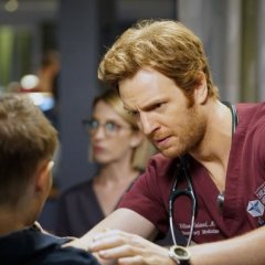 chicago-med-episode-502-were-lost-in-the-dark-promotional-photo-13-595-8a54dd01c93f8e18c27b9a6ca85ae9f4.jpg