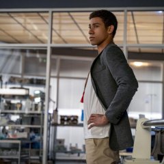 the-flash-episode-614-death-of-the-speed-force-promotional-photo-02-FULL-c0dc7d841ad66a49ef05fa255d05a311.jpg