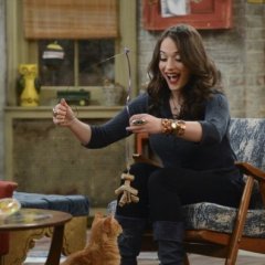 2-Broke-Girls-Episode-3.08-And-the-It-Hole-Promotional-Photos-3-595-slogo-97a1df176b4b95a0f5a834a5d860aba2.jpg