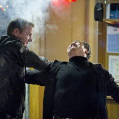 Kiefer-Sutherland-Jack-Bauer-Tzi-Ma-Cheng-Zhi-fighting-24-Live-Another-Day-Episode-12-Finale-1024x672-1d631ee20ec169c57e5ce059e8f30054.jpg
