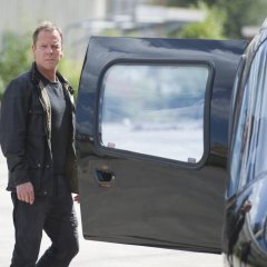 Kiefer-Sutherland-Jack-Bauer-helicopter-24-Live-Another-Day-Episode-12-Finale-1024x746-a85f4be017d2bfb2b25e3a1cc0c246a1.jpg