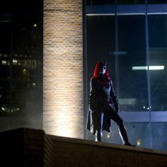batwoman-episode-104-who-are-you-promotional-photo-02-FULL-2a6f1e3c7125d7902dfdb4bf93aa6d19.jpg
