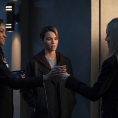 batwoman-episode-119-a-secret-kept-from-all-the-rest-promotional-photo-08-ad7ce4f9ac3974b148577709e2a3228c.jpg
