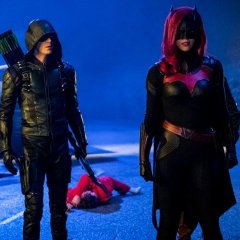 elseworlds-arrow-part-1-1-1146616-095ad28229ec11d588d2eaf99b6ba910-8a6a0e3b19efcb930e410cefccd15038.jpeg