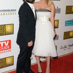 Johnny-Galecki-Arrivals-Critics-Choice-TV-bX8o7q26y5Rx-41c46160f86f77ab601c0b80e69092a2.jpg