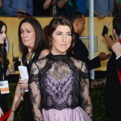 Mayim-Bialik-at-the-2014-SAG-Awards-600x400-ab7bcd7701645890c9f8f181f74cdcbd.jpg