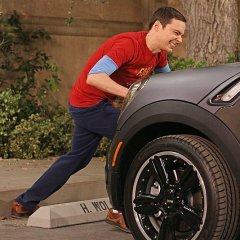 The-Big-Bang-Theory-Episode-6.09-The-Parking-Spot-Escalation-Promotional-Photos-1-FULL-722c357e70546a94a763bf10affec738.jpg