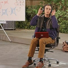 The-Big-Bang-Theory-Episode-6.09-The-Parking-Spot-Escalation-Promotional-Photos-2-FULL-609b94797070a5ce341a10f3ef426643.jpg