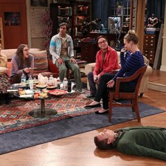 The-Big-Bang-Theory-Episode-7.18-The-Mommy-Observation-Promotional-Photos-10-595-slogo-fac2088db89bbfe1019b91bfdd34015b.jpg