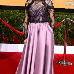 rs-634x1024-140118181211-634.Mayim-Bialik-SAG-Awards.ms.011814-ce651fd43cc8bb645b0e6997738feb64.jpg