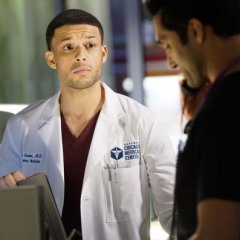chicago-med-episode-502-were-lost-in-the-dark-promotional-photo-01-595-9c9aa0a2740067dae5c535e7ad9b799b.jpg