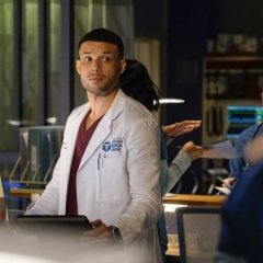chicago-med-episode-510-guess-it-doesnt-matter-anymore-promotional-photo-06-595-cb320c72ed69bb81078ed0fef408f79b.jpg