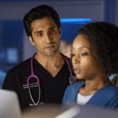 chicago-med-episode-510-guess-it-doesnt-matter-anymore-promotional-photo-08-595-e0b7ecfb49ba41cb7dcc39c976a11453.jpg