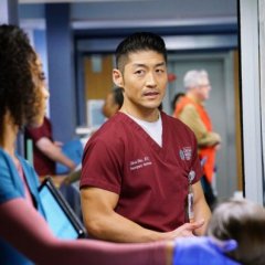 chicago-med-episode-512-leave-the-choice-to-solomon-promotional-photo-12-595-78a90b7047d4f4c594c080190aa5c7fa.jpg