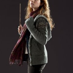 New-promotional-pictures-of-Emma-Watson-for-Harry-Potter-and-the-Deathly-Hallows-part-1-hermione-granger-31934059-1920-2560-e3267f5d41080d60268c93c6d2e3b15d.jpg
