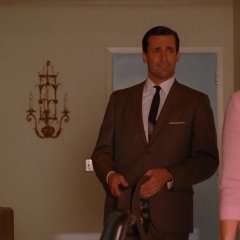 Mad-Men-S3-E8-4-4ca694ca6f3a36b57c1cccb27bbf9445.jpg