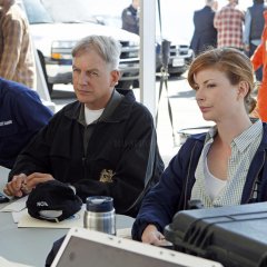 NCIS-Episode-11.06-Oil-and-Water-Promotional-Photos-2-FULL-54cc763d09c25122d8b81e405f79219c.jpg