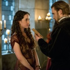Reign-Episode-1.15-The-Darkness-Promotional-Photos-1-595-slogo-f45fa75e9116b6636b1be7472414a595.jpg