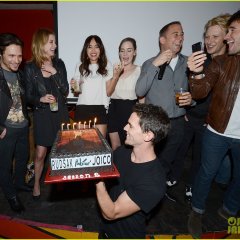 emily-vancamp-joshua-bowman-revenge-season-two-wrap-party-19-9acbe1130112accb1d6fb46a2586773a.jpg