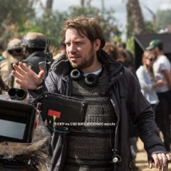 rogue-one-bts-gareth-edwards-209634-4d1250a1a07944177722a0c70555cacd.jpeg