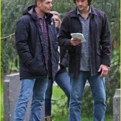 jensen-ackles-jared-padalecki-spn-season-wrap-up-01-918ec7a4d620524c860789f9ac536865.jpg