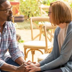 Sterling-K-Brown-Randall-Mandy-Moore-Rebecca-This-Is-Us-Season-5-Episode-16-Finale-Hold-Hands-1536x864-4dfb5a678112d74a334a0772f4bce085.jpg