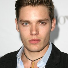 Dominic-Sherwood-Arrivals-Teen-Vogue-Young-KfUl2SpK0H4l-80d3904955f92ccd9f215c2a1c029dee.jpg