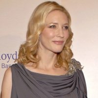 Cate Blanchett si zahraje hlavní roli v prvním anglicky mluveném Almodovárově filmu