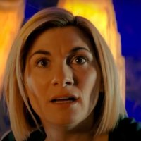 Třináctá Doktorka v nové upoutávce varuje před nepřáteli