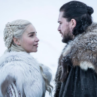 Emilia Clarke vysvětluje, co Daenerys vadí na pravém původu Jona Sněha