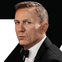 James Bond se prostřílel na Ednu