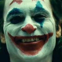 Joaquin Phoenix se ukazuje na další fotce ze snímku Joker