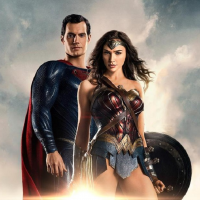 Superman a Wonder Woman mizí z filmu The Flash a další novinky
