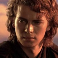 Hayden Christensen se v rámci přípravy do role Vadera opět podíval na všechny filmy a i seriály Klonové války a Povstalci