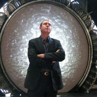 Joseph Mallozzi tvrdí, že Amazon plánuje nový seriál ze světa Stargate