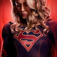 Supergirl na novém plakátě ve stylu komiksu Red Son