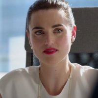 Katie McGrath si nadále myslí, že je dobře, že Lena nezná identitu Supergirl