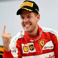 Ve třetí řadě se objeví pilot Formule 1 Sebastian Vettel