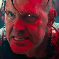 Deadpool v novém traileru naráží na konkurenci
