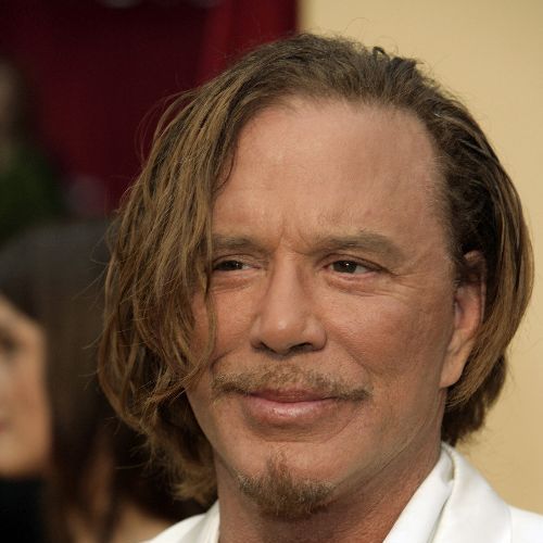 Mickey Rourke si zabojuje s nacistickými čarodějnicemi v právě dotočeném snímku Warhunt