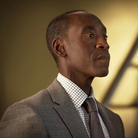 Don Cheadle dostal jen hodinu na to, aby kývl na nabídku od Marvelu