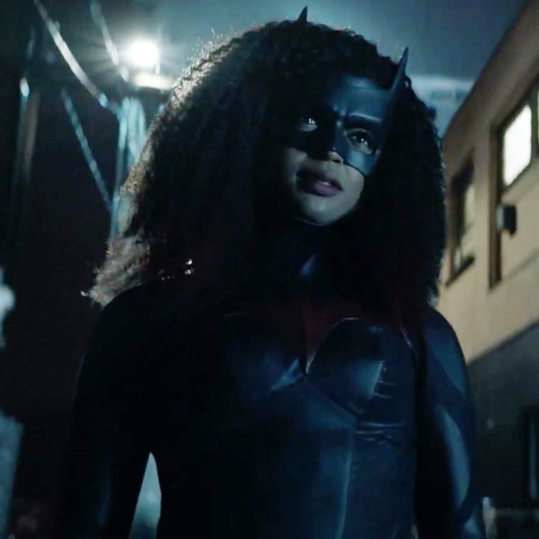 Nová Batwoman se předvádí v plnohodnotném traileru