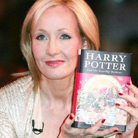 Jak Rowlingová psala Harryho Pottera a vkládala do něj jednu záhadu za druhou?