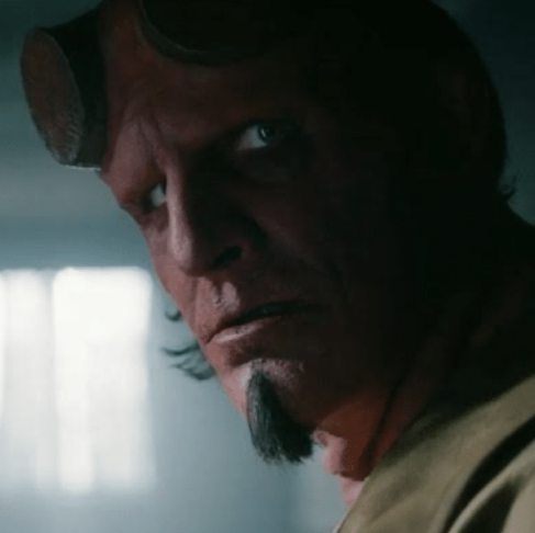 Nový Hellboyův trailer odhaluje nízkorozpočtový a démonický horor