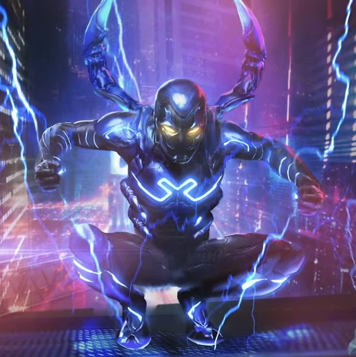 Snímek Blue Beetle hlásí tři herecké posily, videohra Gotham Knights zase datum vydání