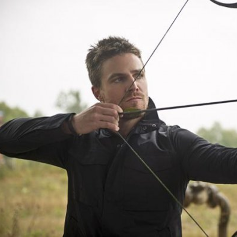 Herec Stephen Amell by se rád objevil ve finále seriálu The Flash